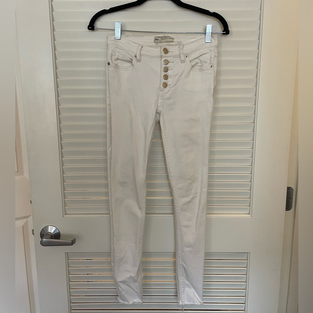Women’s White Jeans. Free People